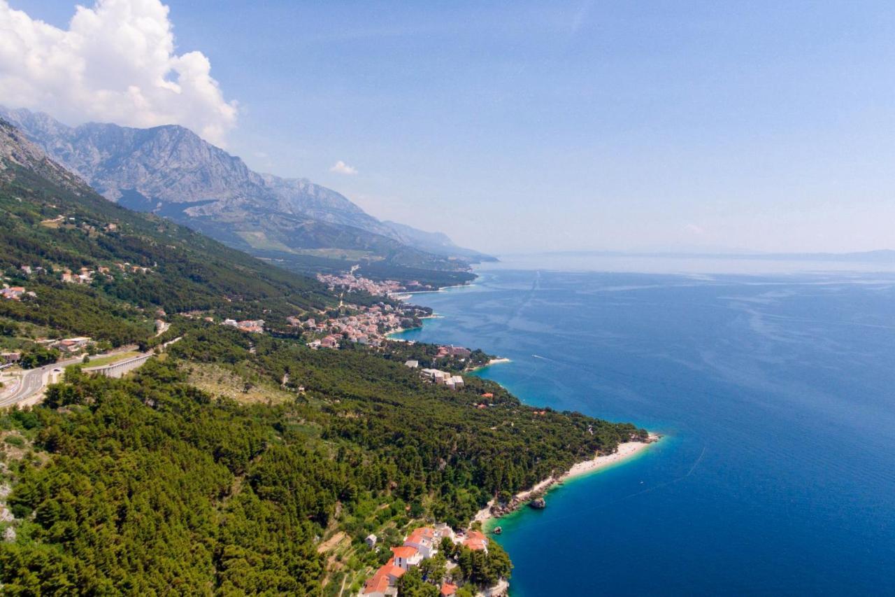 Apartments By The Sea Brela, Makarska - 16950 Exteriér fotografie